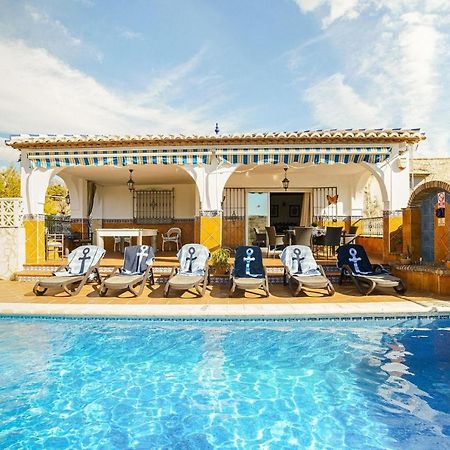 نيرخا Villa Triana المظهر الخارجي الصورة