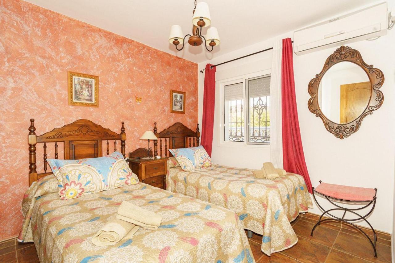 نيرخا Villa Triana المظهر الخارجي الصورة