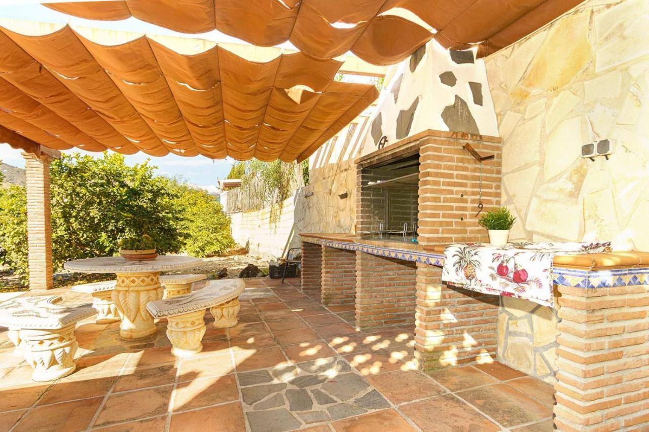 نيرخا Villa Triana المظهر الخارجي الصورة